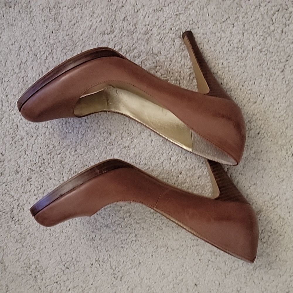Shoes - Picture 2 of 3